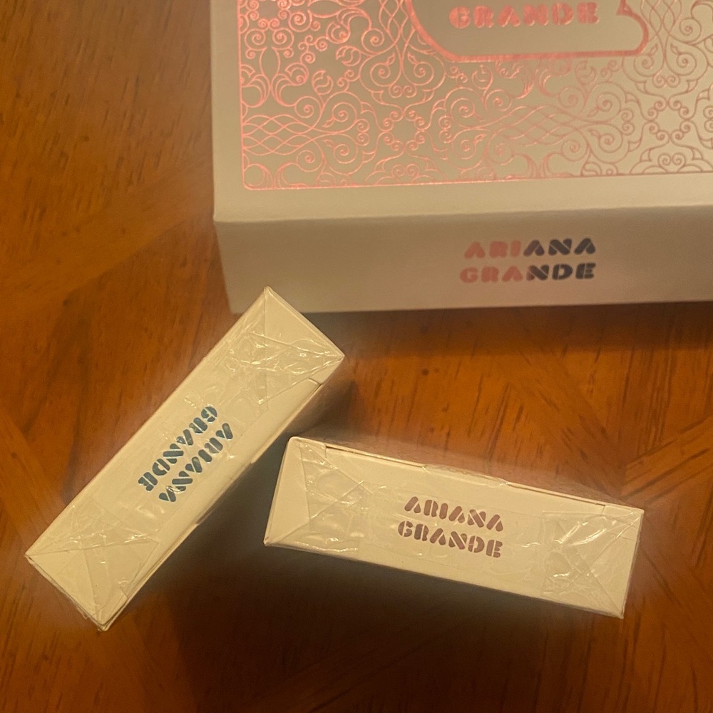Limited Edition Ariana Grande Playing Cards Cloud Pink Set NEW 💗 - Picture 5 of 8